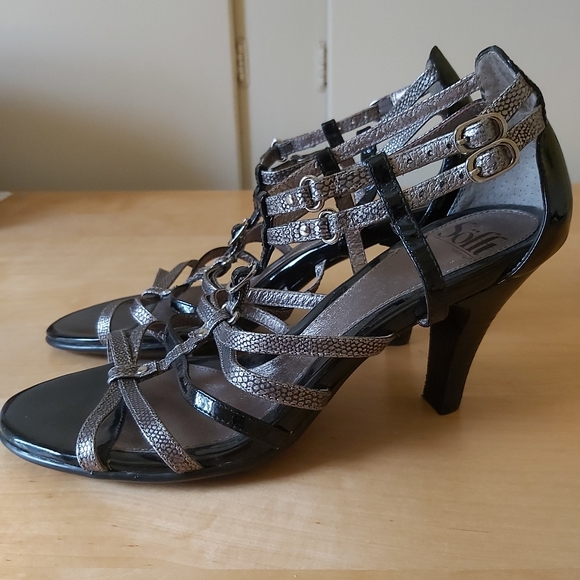 Heels fits size 9.5 - Picture 4 of 4